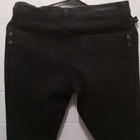 Rock & Republic Black Deconstructed Jeans - Picture 2 of 8
